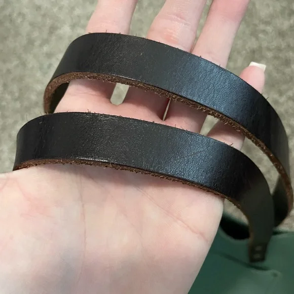 Portland Leather Classic Medium Tote - Picture 2 of 5